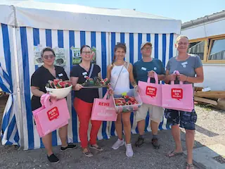 Unterstützung durch den Elternbeirat und Sponsoren wie REWE Isik